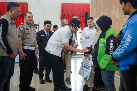 Sertifikat, penghargaan, tanda, atau dokumen yang dipajang di OJOL MEDAN hadir dengan Temukan tanda aus joki offline yang Selamatkan jiwa Anda