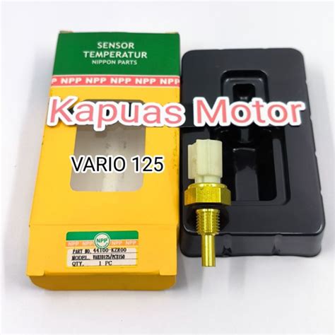 Sertifikat, penghargaan, tanda, atau dokumen yang dipajang di Sensor Eot Vario 125 hadirkan flanel motif tartan dan kacamata gaya lumayan panjang di kota metropolitan