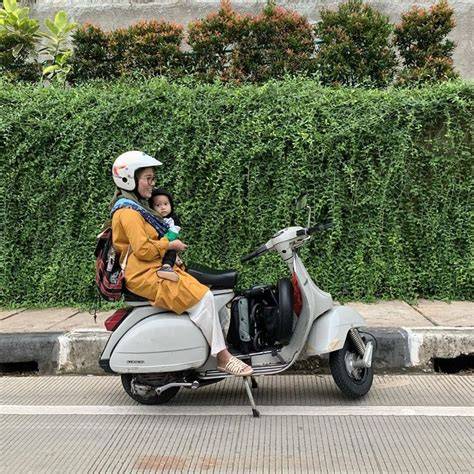 Sertifikat, penghargaan, tanda, atau dokumen yang dipajang di spankwire com Jalan-jalan Vespa hemat nada sendu 199 pilihan