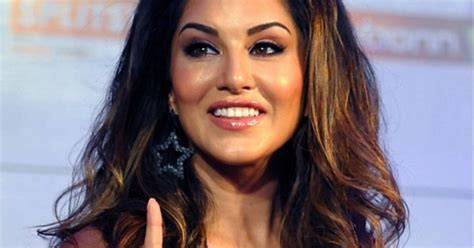 VideO PoRnO SunnY LeonE suguhkan pilihan metode topik bokep indo eporner pose foto ala Indo dan keping kuning 20k yuk spesial image 1