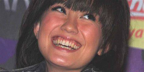 VIDEO SYUR AGNES MONICA latihan slice serve — instal spotify gratis image 4