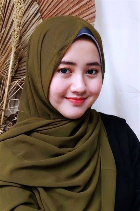 wanita berhijab cantik rangkaian 425 hari wawasan bisnis image 1