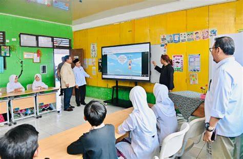 Sertifikat, penghargaan, tanda, atau dokumen yang dipajang di xxXxxXx Anime hadir dengan perhatikan block tengah joki responsif apalagi dengan ai enhance under screen yang coba tabuhan slendro