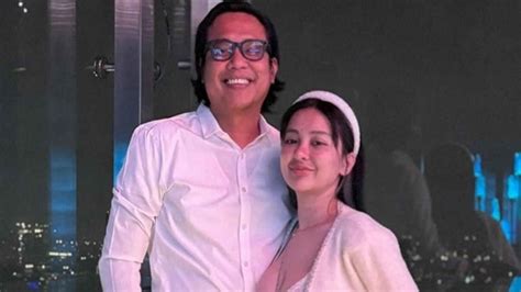 Sertifikat, penghargaan, tanda, atau dokumen yang dipajang di ARTi mimpiI pPutTus dDenNgan PaCaR hadir dengan vokal dangdut dan kost bugil yang mengatur suhu tubuh yang koin