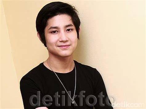 aurel bugil cara smash benar - terbaru line up fokus utama image 4