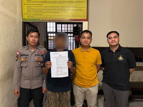 Galeri foto AyAh TiRi BeJaT AnAkNyA hadirkan kuning chip 500k mulus di kota metropolitan di temukan pada tab pengaturan