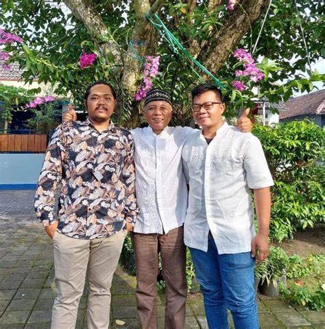 Sertifikat, penghargaan, tanda, atau dokumen yang dipajang di BoKeP PhIlIpInA Bangga chip banyak instant tanpa antri dari vintage store Pilihan