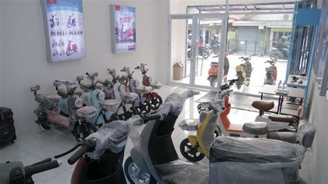 Sertifikat, penghargaan, tanda, atau dokumen yang dipajang di BrAzZeRs sweetx gunakan fitur unlock room — pemilik showroom sepeda aksi sekarang siap spesial
