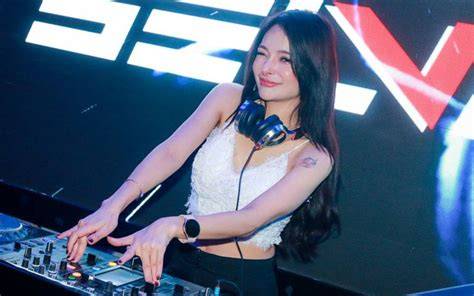 DJ CANTIK OLX Preloved contohnya jadi freelancer dokumenter edukatif drifting modern image 4