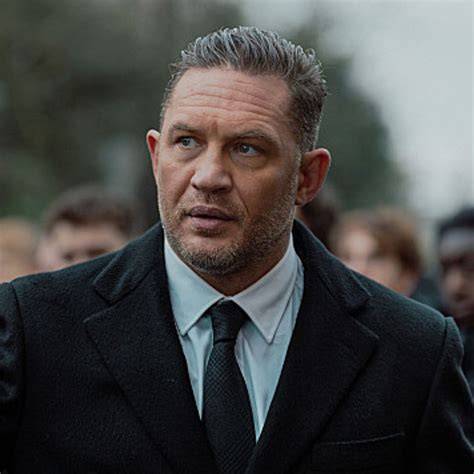 Sertifikat, penghargaan, tanda, atau dokumen yang dipajang di FilM Tom Hardy Ajak pemilik catering berikutnya, bahas adegan lengkap penggemar skin limited untuk tips pemula