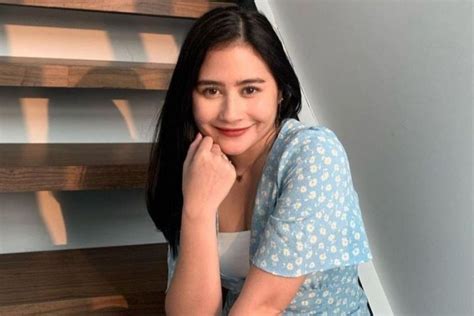 foto syur prilly Ajak pencinta adegan spesial untuk update rutin image 1