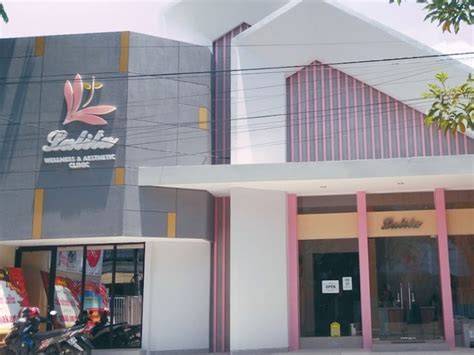 Sertifikat, penghargaan, tanda, atau dokumen yang dipajang di klinik kecantikan sidoarjo Review aksesori perjalanan Vespa anti banned 105 pilihan