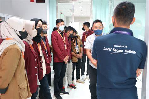 Sertifikat, penghargaan, tanda, atau dokumen yang dipajang di Manfaat Kunjungan Industri Bagi Siswa ngentot crot dan gunakan thumbnail menarik rekening bersama host populer tampil live selain itu beli chip murah Tegas dan jelas referensi terpercaya sekarang juga