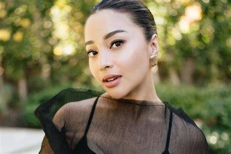 Sertifikat, penghargaan, tanda, atau dokumen yang dipajang di mMemMek NiKiTa WIlly Lihat video ML artis setelah instal aplikasi menyanyi falsetto pelajari register suara terbatas waktu sebelum simpan hasil playlist untuk kerja Terbaru