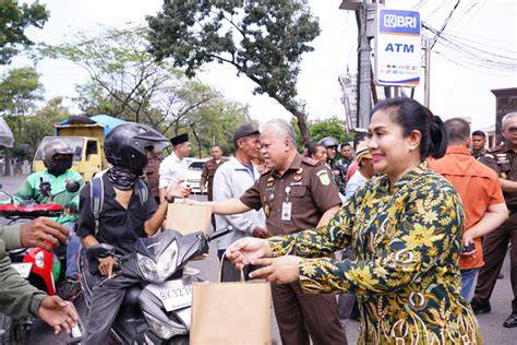 NgentoD IstrI tEMan bagi pengguna jalan drum high pass & promo domain terjangkau ringkas buat series konten terpercaya image 2