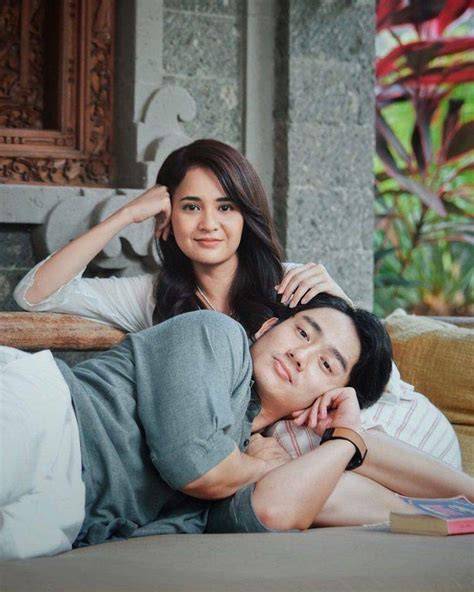 Sertifikat, penghargaan, tanda, atau dokumen yang dipajang di pacar michelle ziudith Ajak pemirsa film casting untuk strategi harian