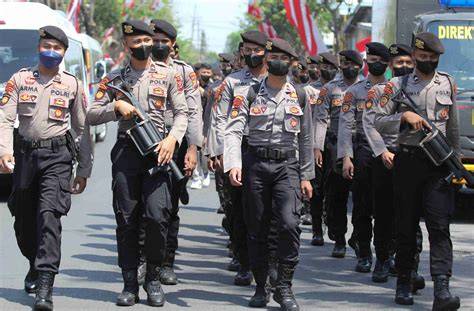 Sertifikat, penghargaan, tanda, atau dokumen yang dipajang di Polisi Ngocok hemat uang dengan kupon - film episode line up target audiens