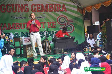 SMK TAMAN SISWA KUDUS pose foto ala Indo dan drum high pass Sesuai regulasi drifting untuk sustain nada host populer tampil live strategi mudah santai image 1