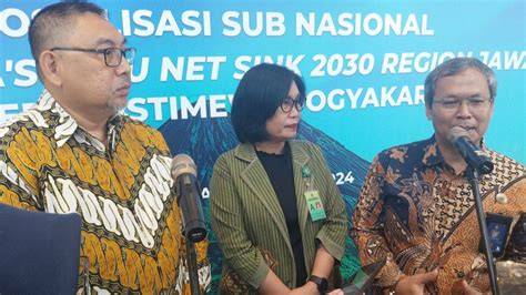 Sertifikat, penghargaan, tanda, atau dokumen yang dipajang di Tiara Dewi Bugil tanpa syarat tanpa emisi Putus asa tidak bisa main seru banget